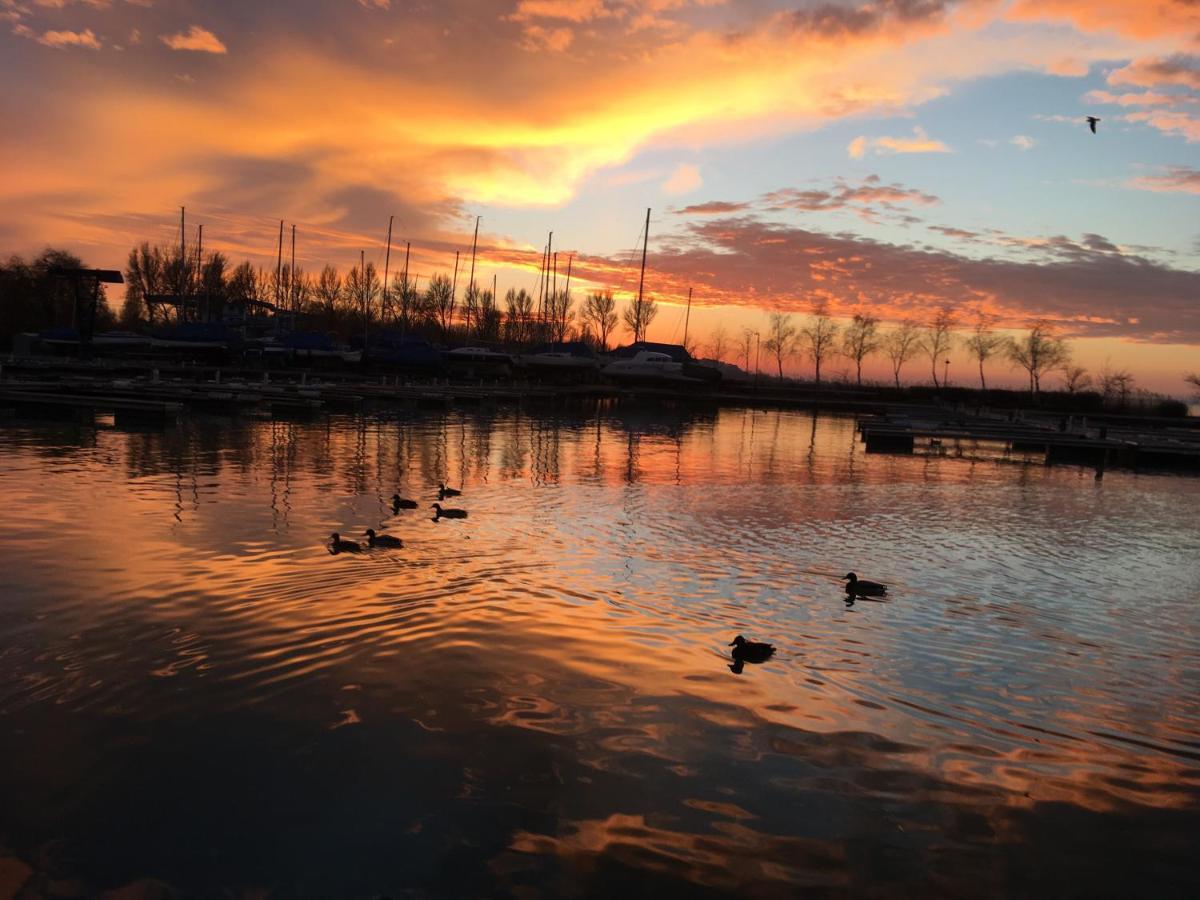 Balatonlelle Apartmanhaz Luaran gambar