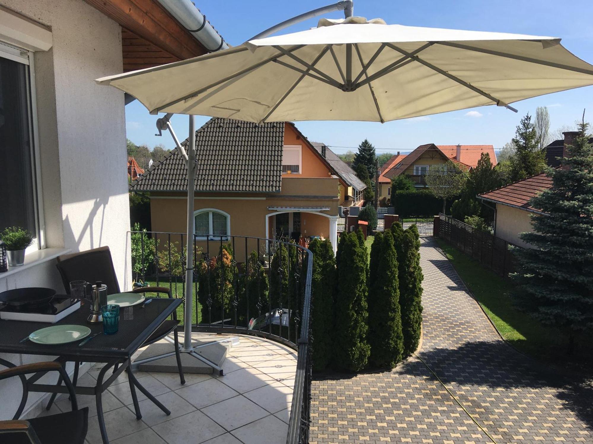 Balatonlelle Apartmanhaz Luaran gambar